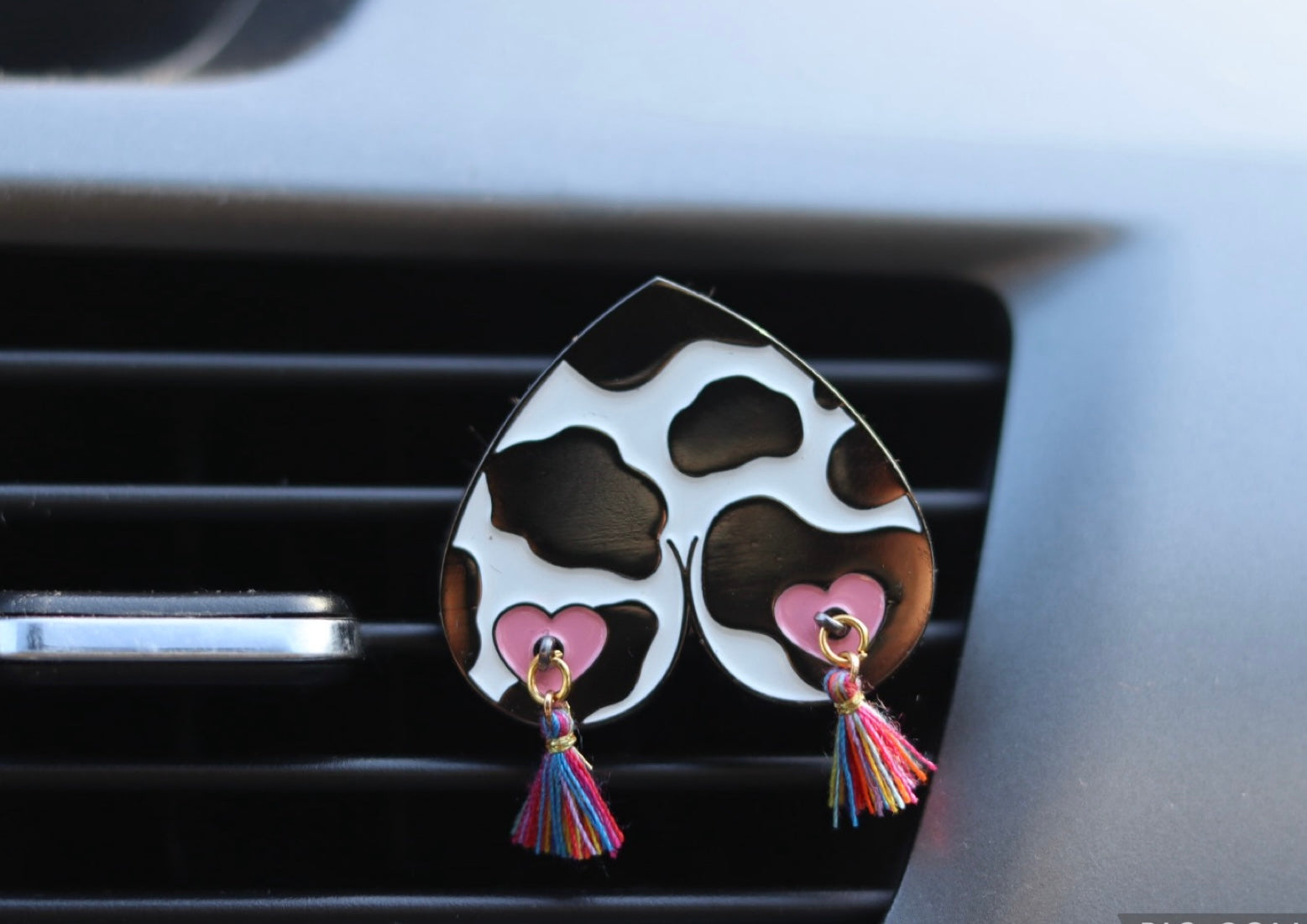 💫Luminous aroma diffuser car pendant