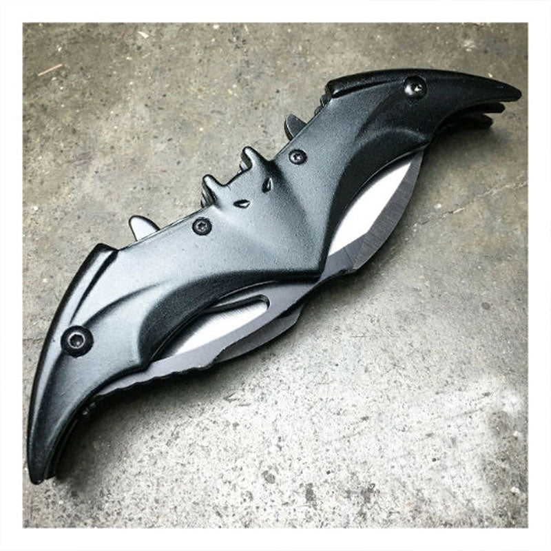 🦇 Bat-Inspired Pocket Knife