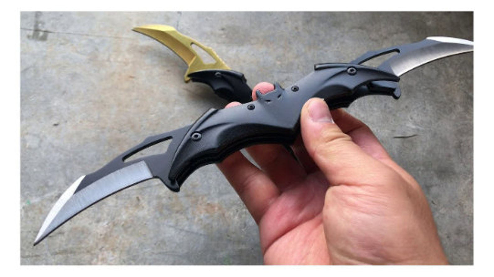 🦇 Bat-Inspired Pocket Knife