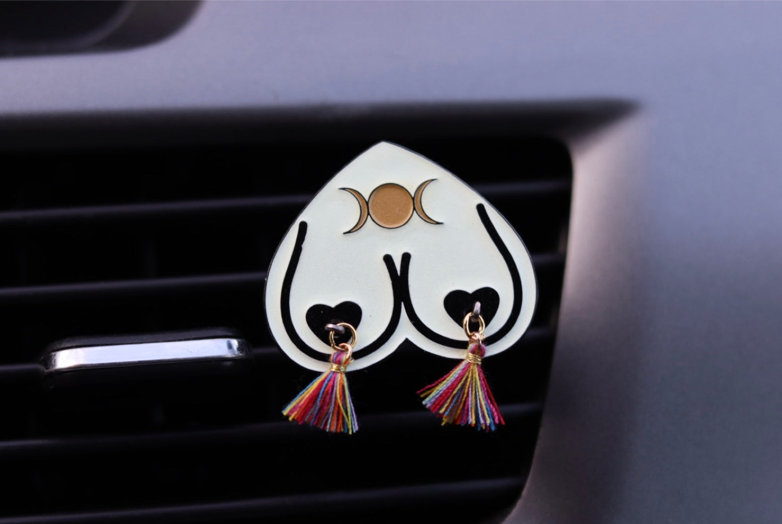 💫Luminous aroma diffuser car pendant
